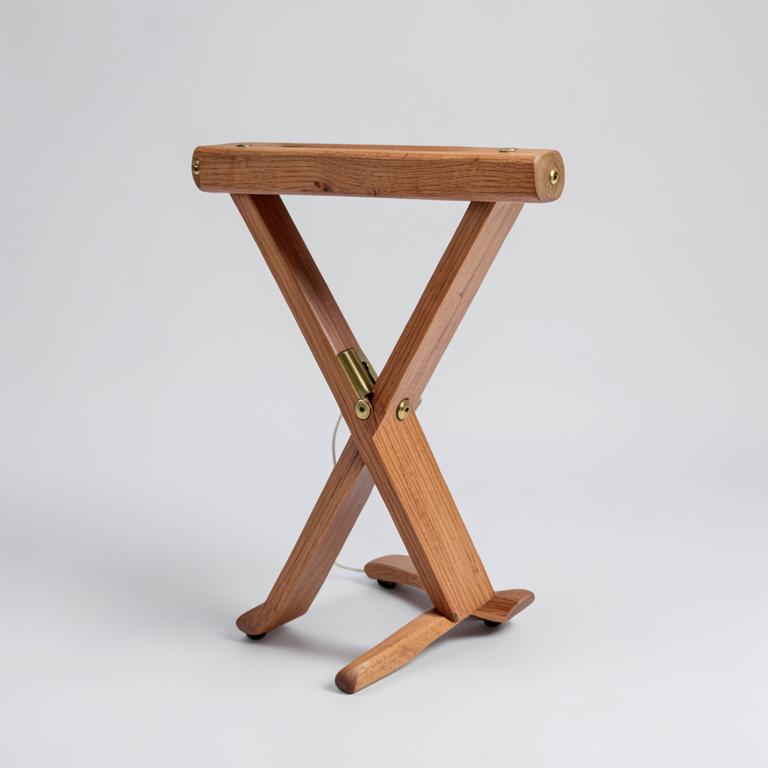 Tabouret pliant en bois